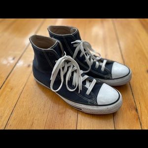 [SOLD] Converse Chuck Taylor All Star - Lightly Used. In great condition.